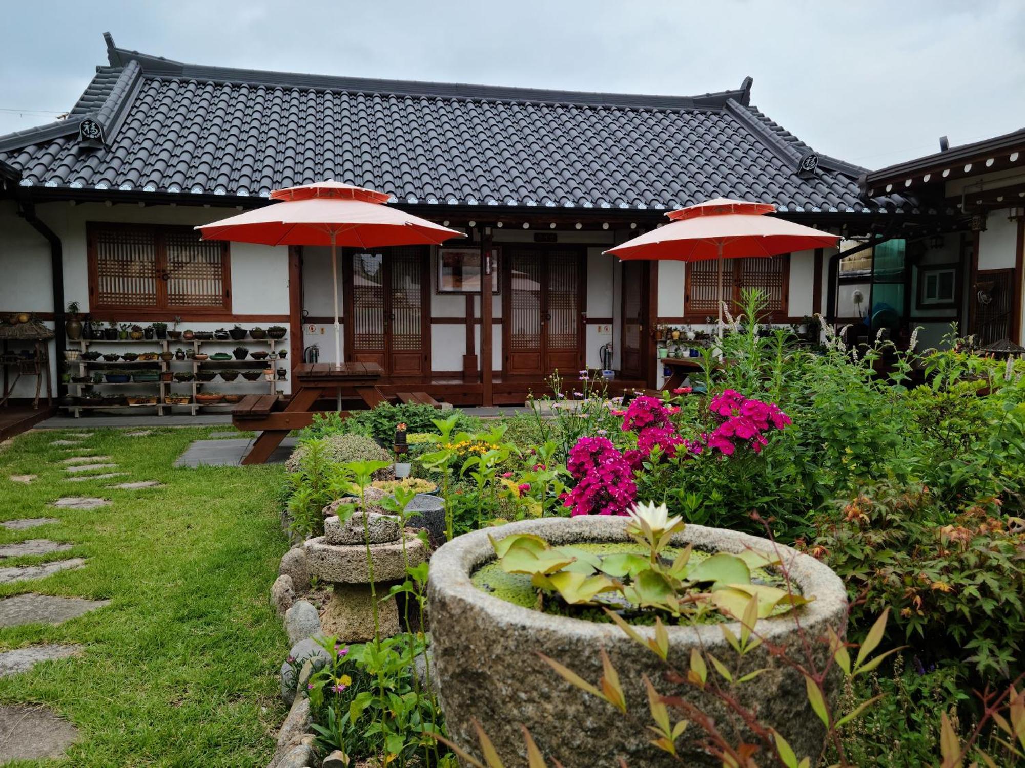 Hanok Raon Gyeongju Exteriör bild